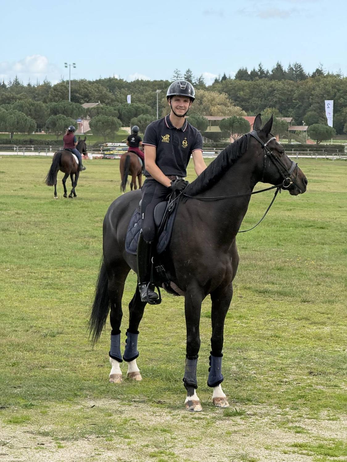 Tristan Le Minoux, sourire, à cheval